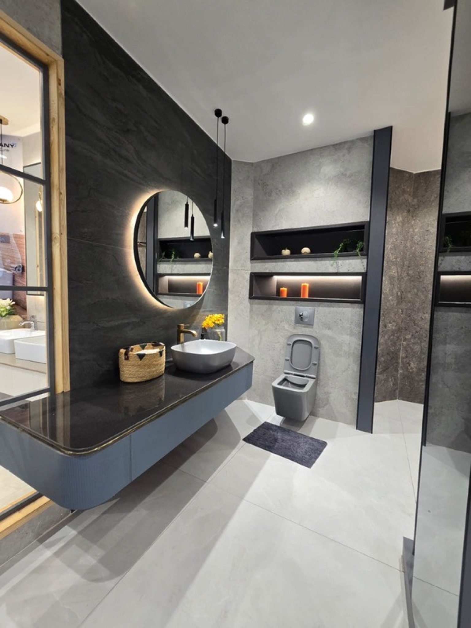 Cera showroom bathroom vignette